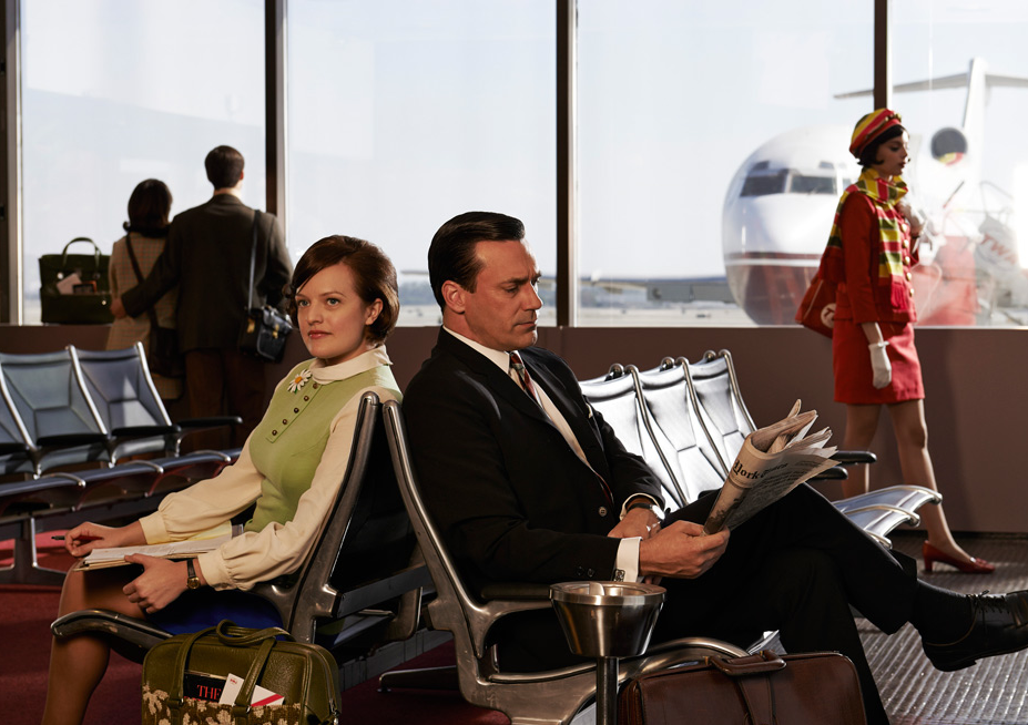 Jon Hamm y Elisabeth Moss en Mad Men de AMC