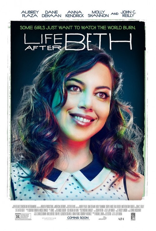Poster promocional de Life After Beth con Aubrey Plaza. Life After Beth, comedia romántica Zombie de Jeff Baena, con Aubrey Plaza, Dane DeHaan, Anna Kendrick, Matthew Gray Gubler, Alia Shawkat, John C. Reilly, Molly Shannon, Thomas McDonell, Alia Shawkat, Cheryl Hine y Paul Reiser.