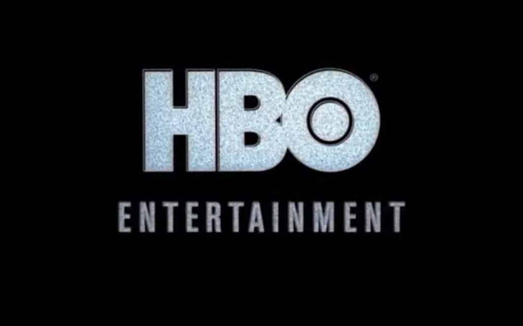 Imagen promocional de HBO Now, plataforma de Video on Demand de HBO, con contenido original y exclusivo de la compañía. Como cada mes, HBO Now y HBO han revelado todos los shows y cintas que llegarán este mes, esta ocasión en Enero de 2016 exclusivamente a su plataforma de Video on Demand. Entre lo destacado que llegará este mes a la plataforma de HBO Now están grandes películas como: Mad Max: Fury Road, The Muppet Christmas Carol, The Second Best Exotic Marigold Hotel, Tropic Thunder, Whitney Cummings: I’m Your Girlfriend, Borat: Cultural Learnings of America for Make Benefit Glorious Nation of Kazakhstan, Carrie, Entourage y Final Destination 3.