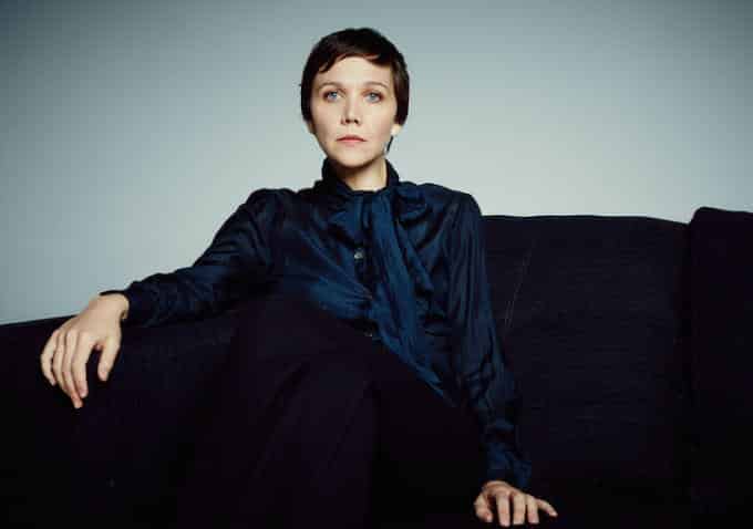 The Honorable Woman con Maggie Gyllenhaal de BBC Worldwide llegará a Netflix. Imagen promocional de The Honorable Woman de Hugo Blick, con Maggie Gyllenhaal. The Honorable Woman es escrita, dirigida y producida por Hugo Blick y estelarizada por Maggie Gyllenhaal, Stephen Rea, Lubna Azabal, Katherine Parkinson, Andrew Buchan, Janet McTeer, Eve Best, Igal Naor, Martin Hutson, Genevieve O’Reilly, Lindsay Duncan, Paul Herzberg y Nicole Lopes.