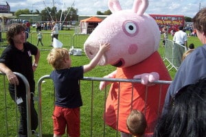 Peppa Pig en persona (2009) / Photo by ChrisTheDude - Creative Commons License