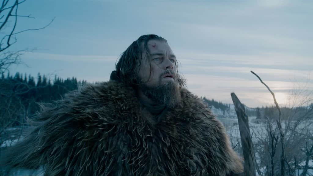 Imagen promocional de The Revenant X Parks and Rec, trailer creado mezclando esta película y este show en un bizarro intro de TV. Un fanático se encargó de mezclar la supervivencia fantástica en The Revenant y la fantástica comedia en Parks and Recreations. The Revenant es dirigida por Alejandro González Iñárritu y estelarizada por Leonardo DiCaprio, Tom Hardy, Domhnall Gleeson, Will Poulter, Forrest Goodluck, Paul Anderson, Kristoffer Joner y Joshua Burge.