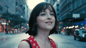 Dakota Johnson en Cómo Ser Soltera