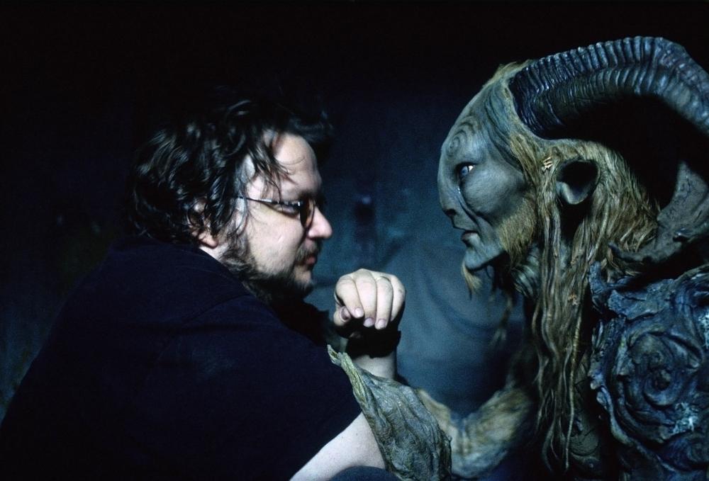 Guillermo del Toro y Doug Jones en el set de El Laberinto del Fauno, 2006. ©Picturehouse