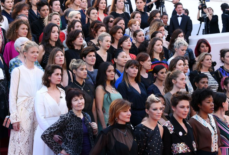 82 mujeres lideran protesta histórica en alfombra roja de Cannes 2018