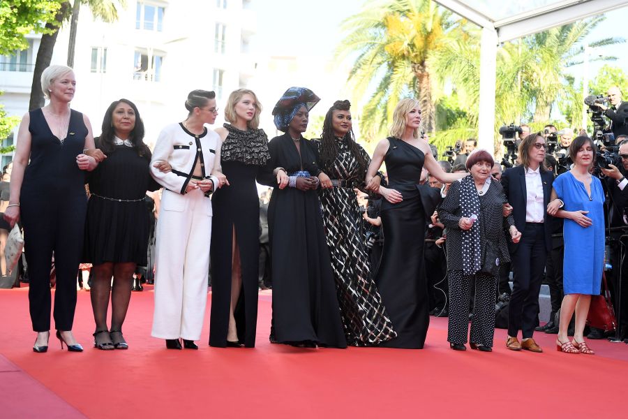 82 mujeres lideran protesta histórica en alfombra roja de Cannes 2018