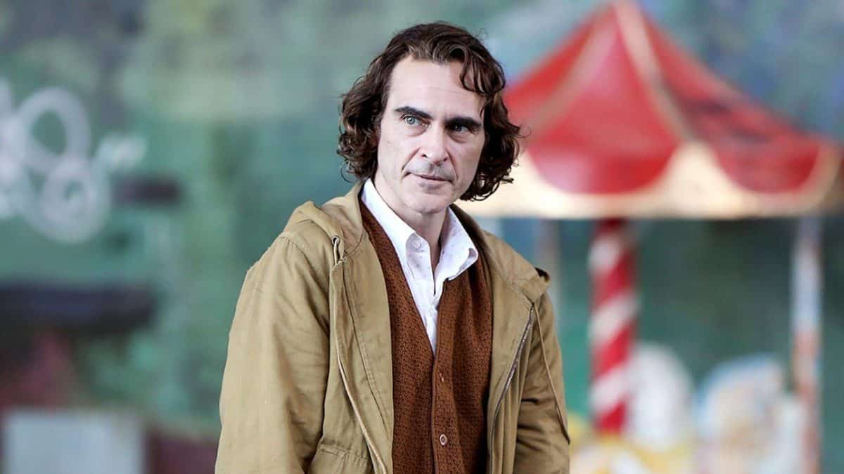 Joaquin Phoenix se convierte en el Joker en video teaser