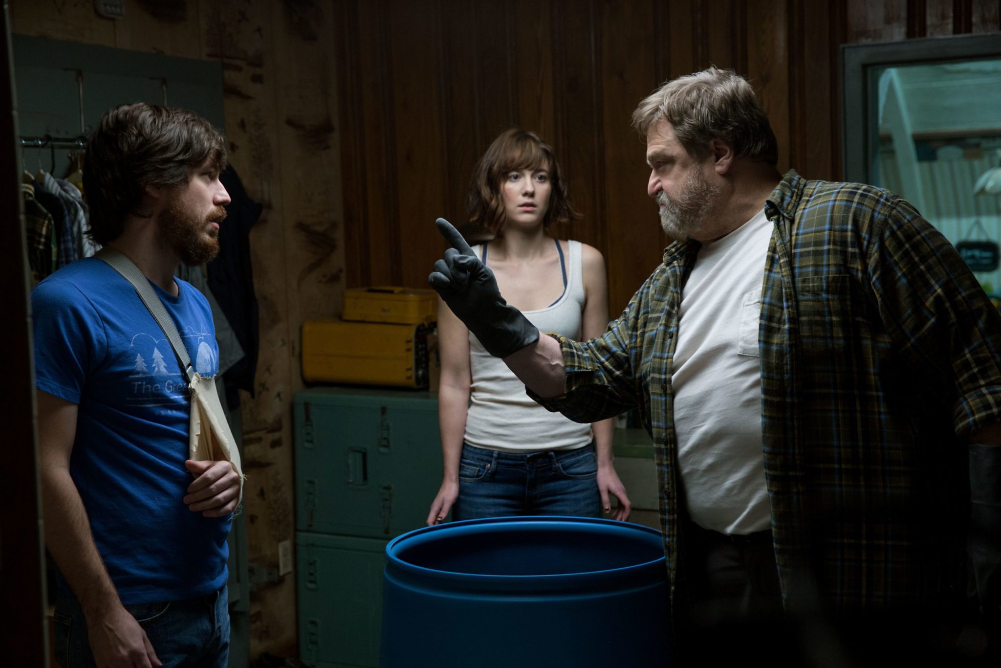 John Goodman, Mary Elizabeth Winstead y John Gallagher Jr en 'Avenida Cloverfield 10', ahora en cines. © 2014 Paramount Pictures. All Rights Reserved.