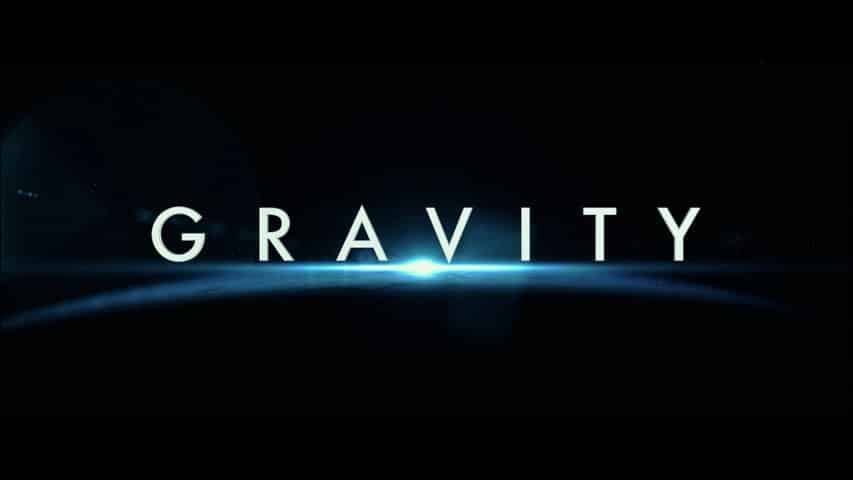 Imagen Promocional de Gravity de Alfonso Cuarón ganadora de 7 premios de la Academia. Gravity recibirá una nueva versión mas científica después de las críticas que recibió la cinta. Gravity es escrita y dirigida por Alfonso Cuarón y estelarizada por Sandra Bullock y George Clooney. En 2013 ganó 7 premios de la Academia incluído mejor director.