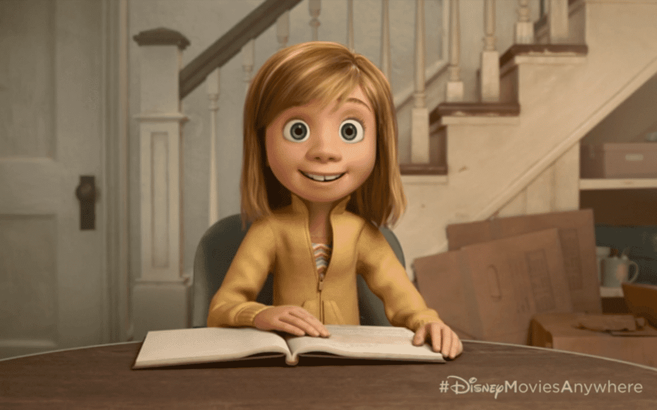 Imagen promocional original de la nueva cinta de Disney y Pixar, Intensamente. Disney y Pixar nos trae un nuevo cortometraje, donde vemos de nueva ocasión a Riley, esta ocasión un poco más grande ahora en una cita. Inside Out es dirigida por Pete Docter y estelarizada por Amy Poehler, Bill Hader, Mindy Kalling, Lewis Black y Mindy Kaling. Inside Out llegó a cines este pasado 19 de Junio de 2015.