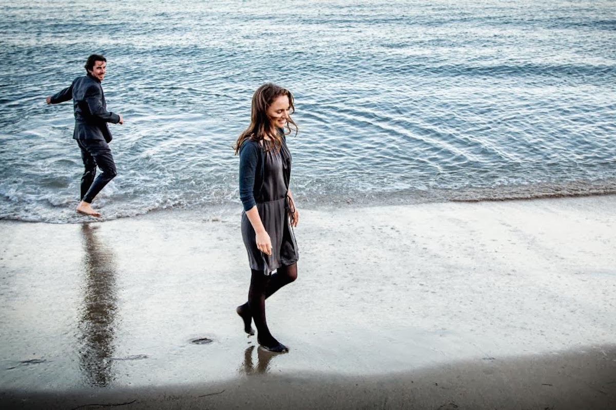 Christian Bale y Natalie Portman en la cinta 'Knight of Cups'. Photo by Broad Green Pictures - © © Broad Green Pictures