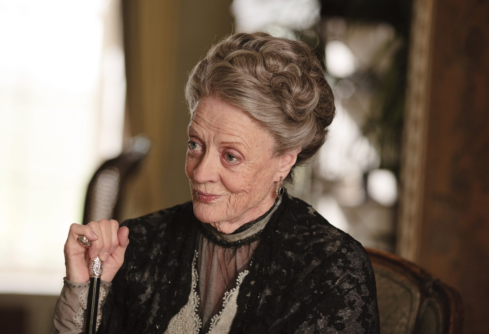 Imagen promocional de Downton Abbey show original de ITV en Reino Unido y PBS para Estados Unidos. Los creadores de Downton Abbey han anunciado que el show llegará a su final con su próxima 6ta temporada. Downton Abbey es creado por Julian Fellowes. Y estelarizado por Hugh Bonneville, Laura Carmichael, Jim Carter, Brendan Coyle, Michelle Dockery, Joanne Froggatt, Rob James-Collier, Phyllis Logan, Elizabeth McGovern, Sophie McShera, Lesley Nicol, Maggie Smith y Penelope Wilton.