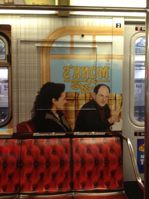 El Elenco y Restaurante clásico de Seinfeld recreado en subterráneo de Nueva York.