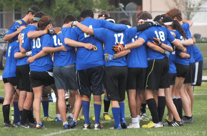 Imagen promocional de Mudbloods, documental relacionado al Muggle Quidditch, deporte basado en la saga de libros de JK Rowling. Cinta dirigida por Farzad Sangari.