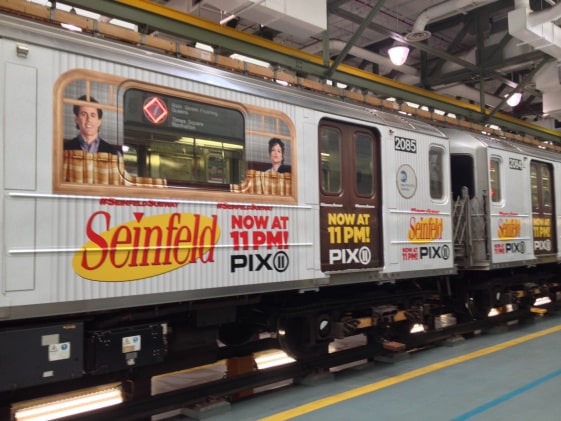 El Elenco y Restaurante clásico de Seinfeld recreado en subterráneo de Nueva York.