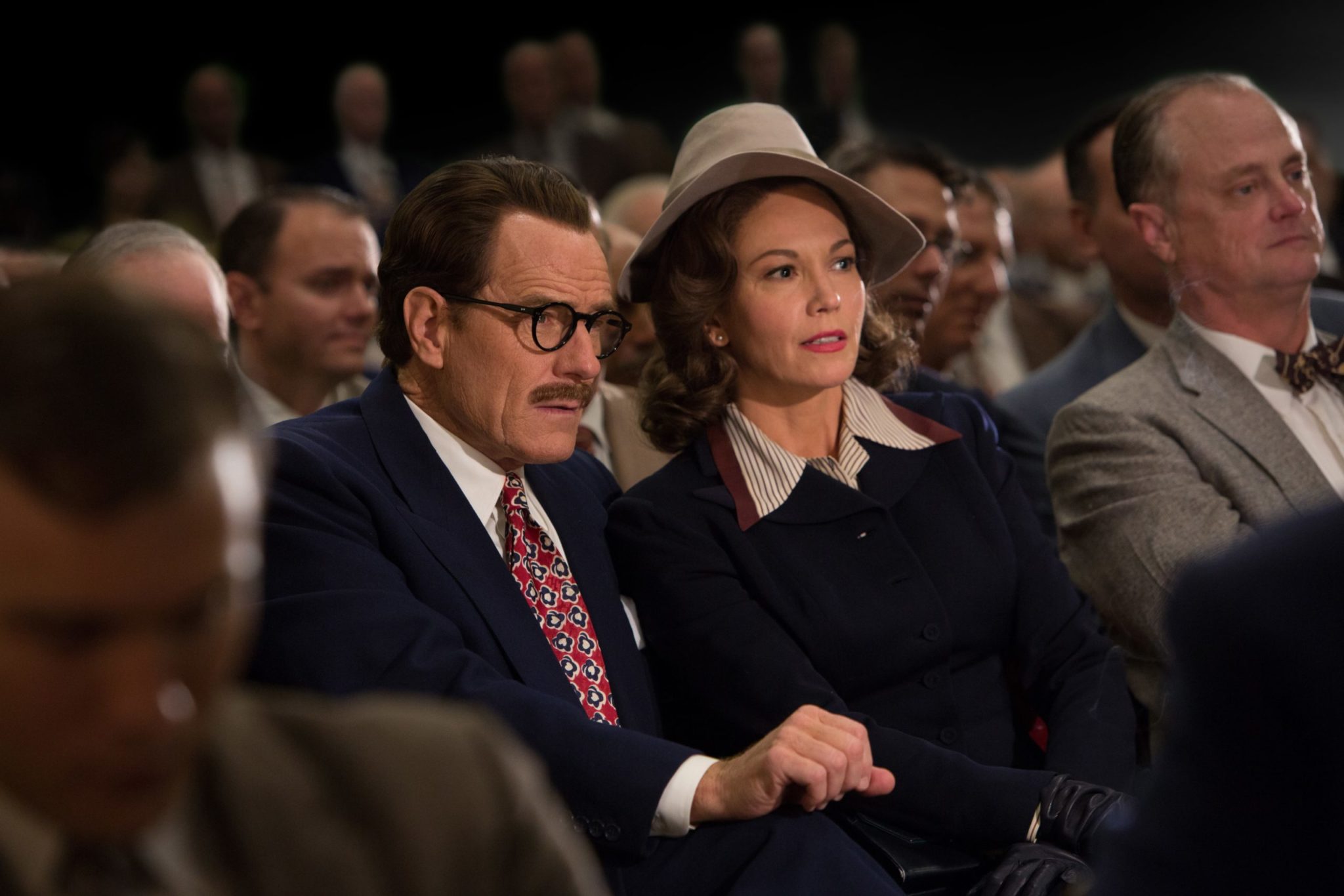 Bryan Cranston y Diane Lane son marido y mujer en la biopic del guionista de Hollywood, 'Trumbo'.