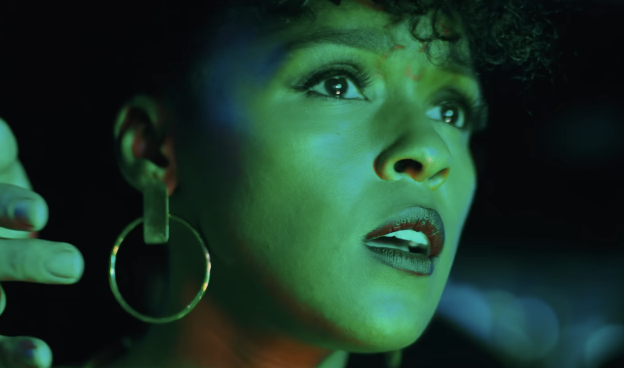 La película de terror Antebellum revela críptico tráiler oficial