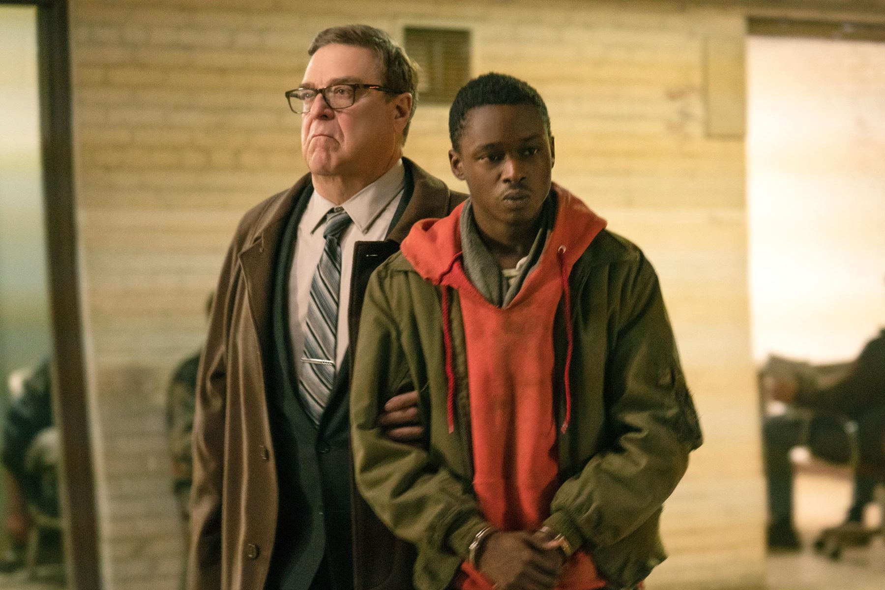 El thriller de ciencia ficción Captive State libera teaser tráiler con Vera Farmiga y John Goodman