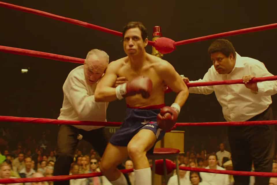 Edgar Ramírez da vida al legendario boxeador Roberto Durán en la biopic Hands of Stone.