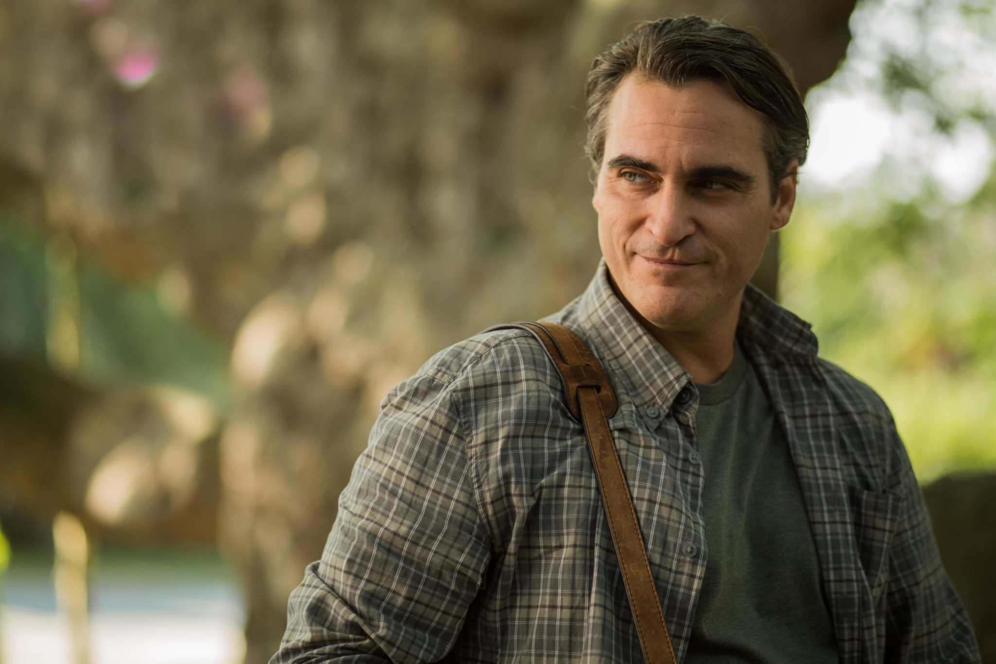 Joaquin Phoenix protagoniza la más reciente película escrita y dirigida por Woody Allen, 'Un Hombre Irracional' (Irrational Man), en cines 19 de febrero. © 2014 - W.A.S.P.