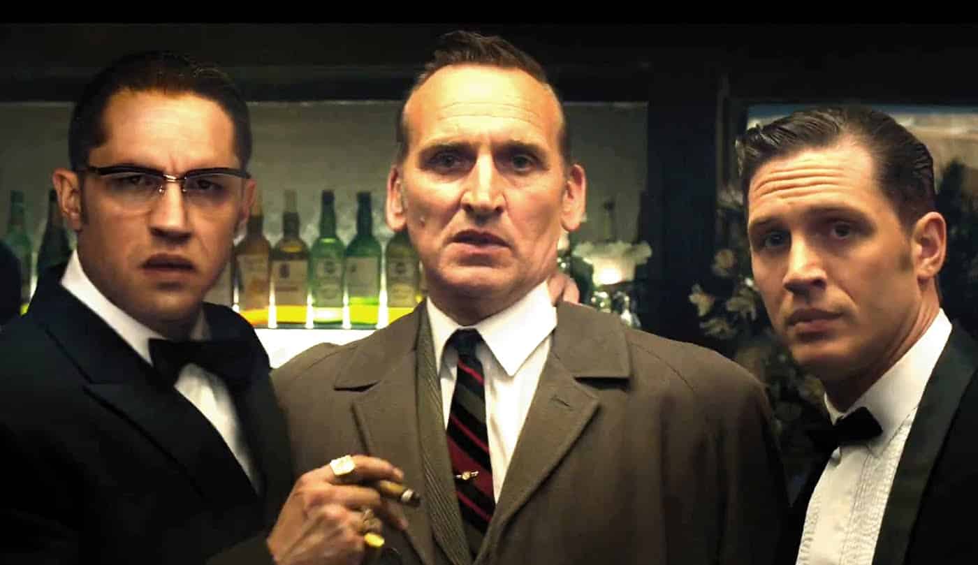 Christopher Eccleston es el detective Nipper Read, mientras Tom Hardy interpreta a los gemelos Reggie y Ron Kray en la cinta 'Legend'. © 2015 - Universal Pictures