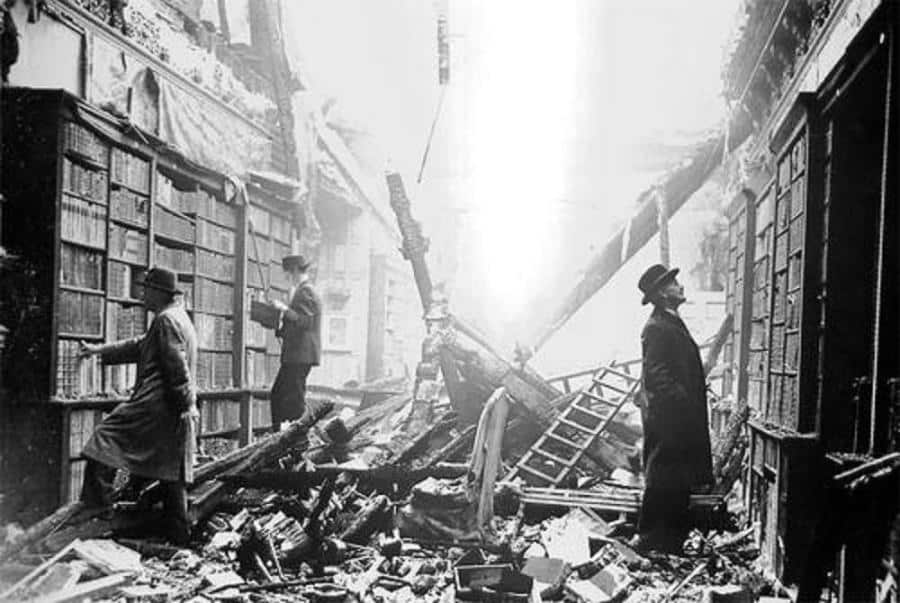 london_library_after_blitz Comienza la recuperación