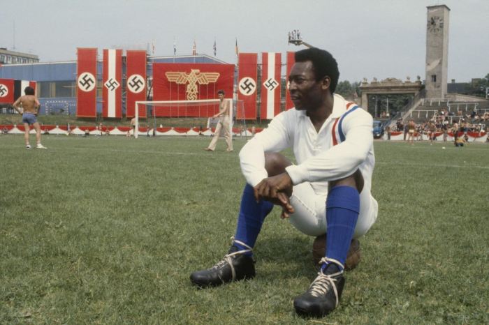 pele-on-the-set-of-escape-to-victory