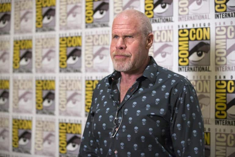 Ron Perlman en hand of god