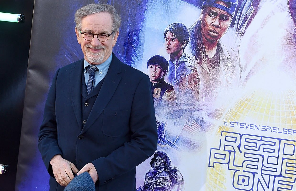 Steven Spielberg debutará en universo de superhéroes con Blackhawk de DC