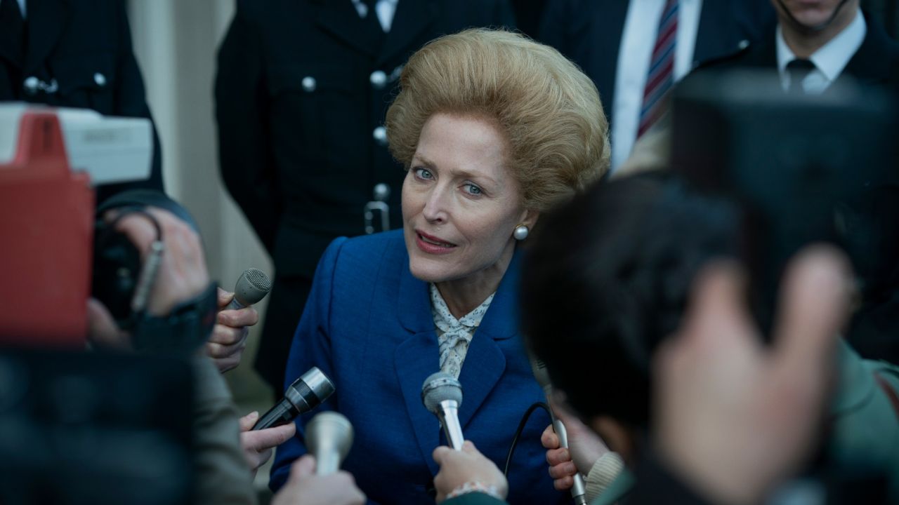 La serie The Crown revela nuevo tráiler con una Gillian Anderson feroz